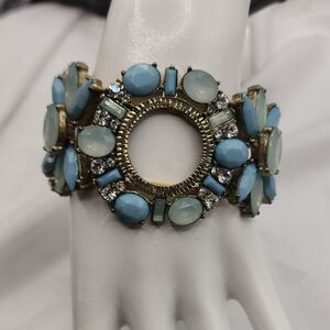 Vintage-Inspired Blue and Gold Stretch Bracelet